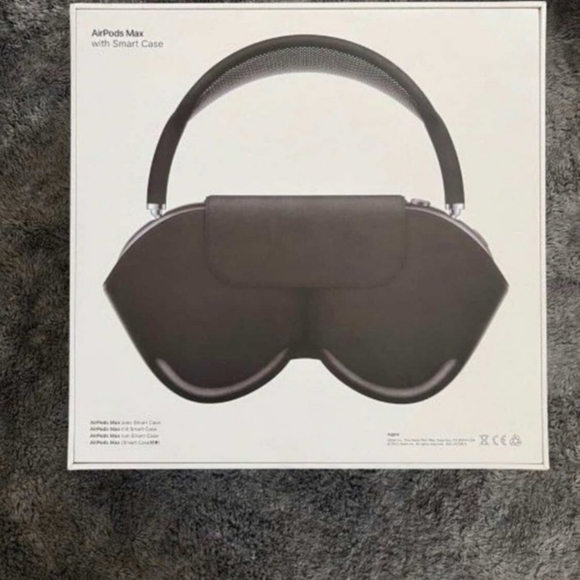 Apple AirPods Max - Midnight Black - Picture 4 of 10